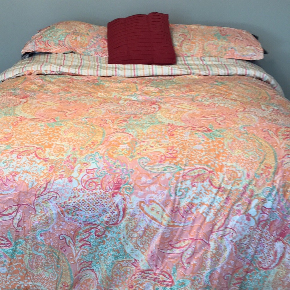 Queen/Full Comforter Set